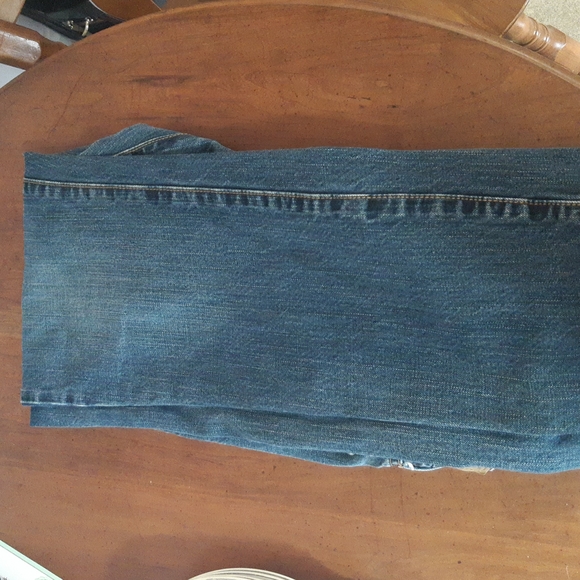 American Eagle Outfitters - Picture 11 of 11